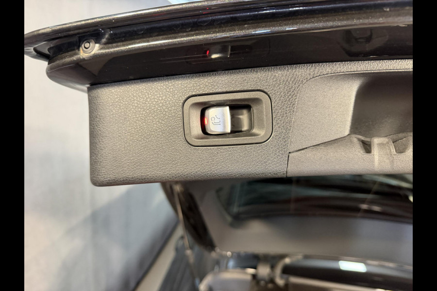 Mercedes-Benz E-Klasse Estate 300 e AMG Line 18"/Trekhaak/Panoramadak/Burmester/Dodehoek/360 camera/Elektrische klep/Apple Carplay & Android Auto