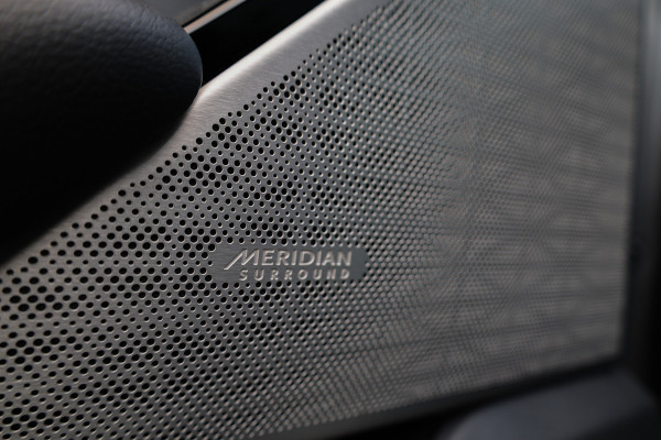 Land Rover Range Rover Velar 2.0 I4 Turbo AWD R-Dynamic HSE | PANO | LUCHTVERING | MERIDIAN SURROUND | HUD | KEYLESS | MEMORY |