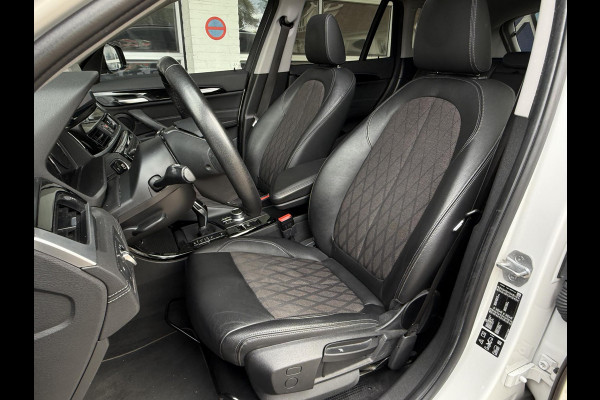 BMW X1 xDrive25i X LINE | PANORAMA | NAVIGATIE PLUS | STOELVERWARMING | CAMERA | HEAD UP |