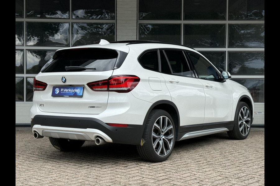 BMW X1 xDrive25i X LINE | PANORAMA | NAVIGATIE PLUS | STOELVERWARMING | CAMERA | HEAD UP |
