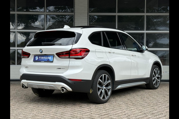 BMW X1 xDrive25i X LINE | PANORAMA | NAVIGATIE PLUS | STOELVERWARMING | CAMERA | HEAD UP |