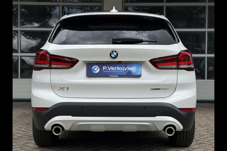 BMW X1 xDrive25i X LINE | PANORAMA | NAVIGATIE PLUS | STOELVERWARMING | CAMERA | HEAD UP |