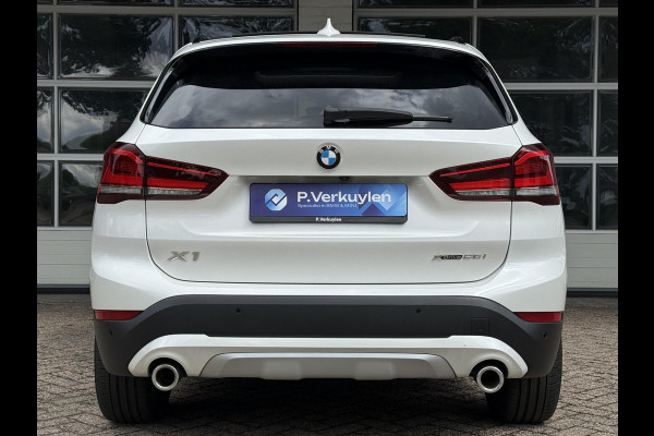 BMW X1 xDrive25i X LINE | PANORAMA | NAVIGATIE PLUS | STOELVERWARMING | CAMERA | HEAD UP |