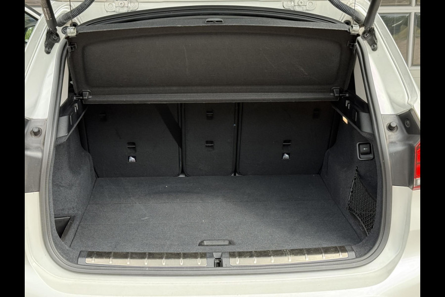 BMW X1 xDrive25i X LINE | PANORAMA | NAVIGATIE PLUS | STOELVERWARMING | CAMERA | HEAD UP |