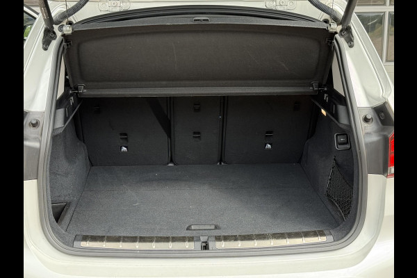 BMW X1 xDrive25i X LINE | PANORAMA | NAVIGATIE PLUS | STOELVERWARMING | CAMERA | HEAD UP |