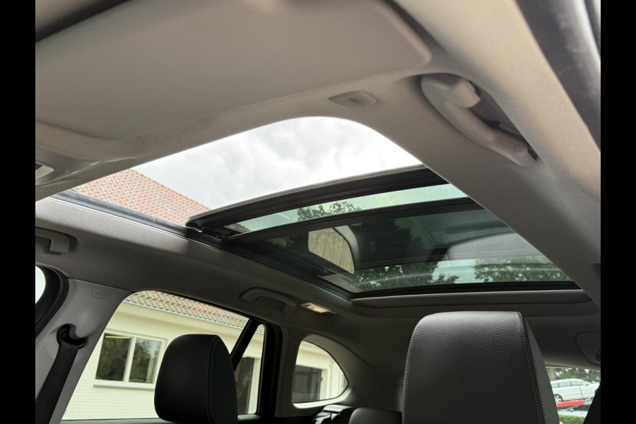 BMW X1 xDrive25i X LINE | PANORAMA | NAVIGATIE PLUS | STOELVERWARMING | CAMERA | HEAD UP |