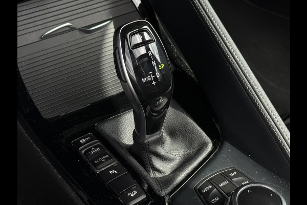 BMW X1 xDrive25i X LINE | PANORAMA | NAVIGATIE PLUS | STOELVERWARMING | CAMERA | HEAD UP |