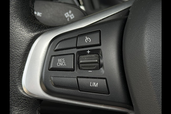 BMW X1 xDrive25i X LINE | PANORAMA | NAVIGATIE PLUS | STOELVERWARMING | CAMERA | HEAD UP |