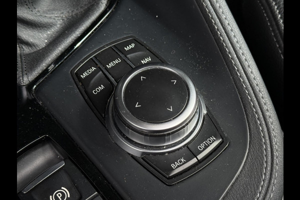 BMW X1 xDrive25i X LINE | PANORAMA | NAVIGATIE PLUS | STOELVERWARMING | CAMERA | HEAD UP |