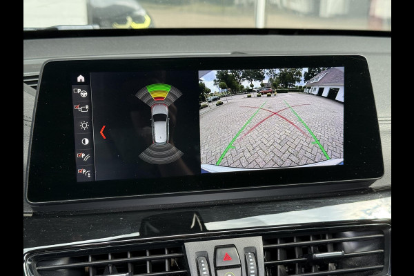 BMW X1 xDrive25i X LINE | PANORAMA | NAVIGATIE PLUS | STOELVERWARMING | CAMERA | HEAD UP |