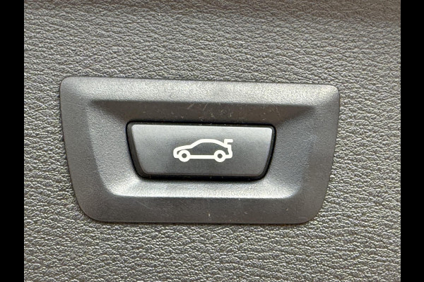 BMW X1 xDrive25i X LINE | PANORAMA | NAVIGATIE PLUS | STOELVERWARMING | CAMERA | HEAD UP |