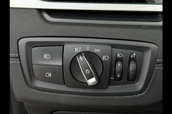 BMW X1 xDrive25i X LINE | PANORAMA | NAVIGATIE PLUS | STOELVERWARMING | CAMERA | HEAD UP |
