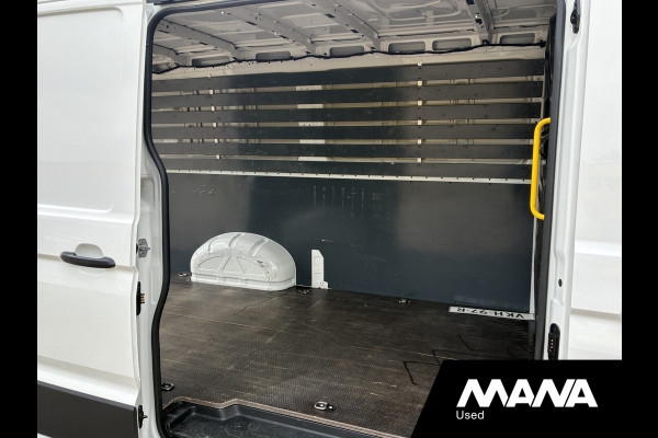 Volkswagen Crafter 30 2.0 TDI L3H2 Cruise Camera Carplay Trekhaak Voorruitverwarming