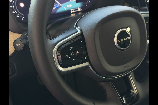 Volvo XC60 2.0 T8 455PK AWD PLUS DARK NIEUWE AUTO HARMAN KARDON 360.CAM STOEL/STUUR VERW LEER