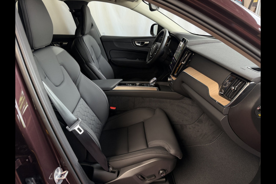 Volvo XC60 2.0 T8 455PK AWD PLUS DARK NIEUWE AUTO HARMAN KARDON 360.CAM STOEL/STUUR VERW LEER