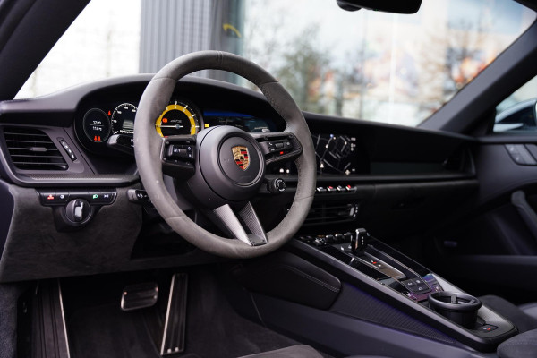 Porsche 911 992 3.0 Carrera 4 GTS Lifting Bose Sport Chrono Schuifkanteldak