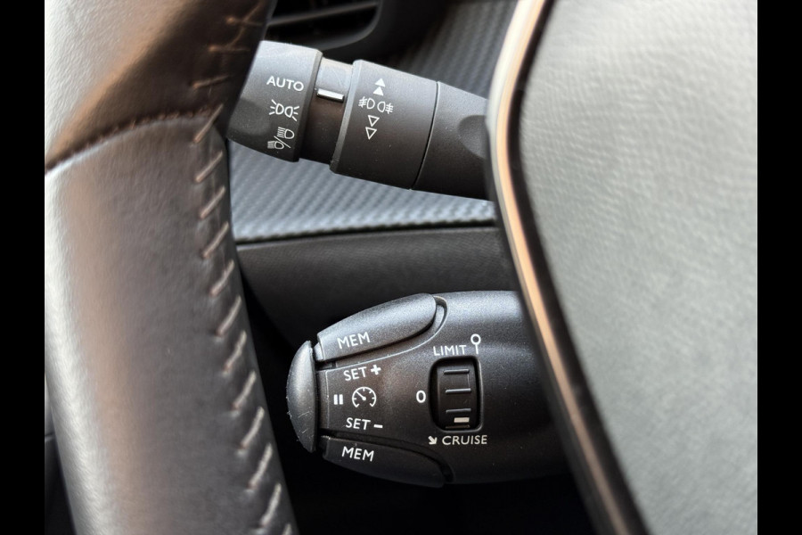 Peugeot 2008 1.2 PureTech Blue Lease Allure 1e Eigenaar|Navi|Camera|i-Cockpit|Clima|Cruise|Keyless|Carplay|N.A.P|APK tot 10-2027