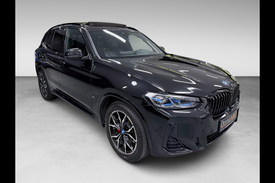 BMW X3 XDrive30e M-SPORT PANO/LEDER/H-UP/360CAM/M-STOELEN/SFEERVERL/CARPLAY///