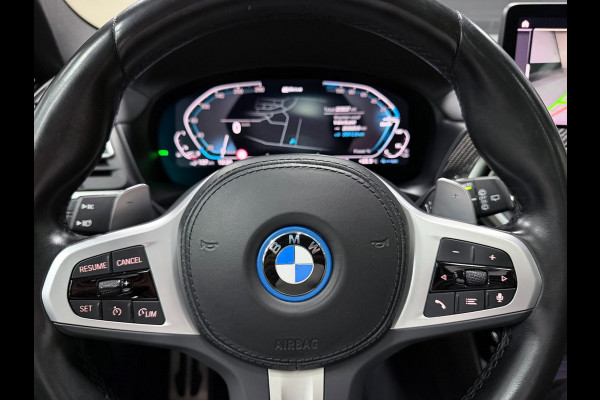 BMW X3 XDrive30e M-SPORT PANO/LEDER/H-UP/360CAM/M-STOELEN/SFEERVERL/CARPLAY///