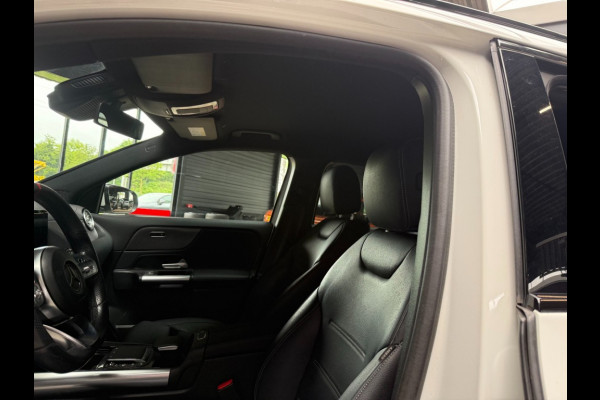Mercedes-Benz GLA GLA 200 Leer/Trekhaak/20 inch/Mobiliteitsgarantie tot 4-2027 Premium-pakket/Parkeerpakket/new model