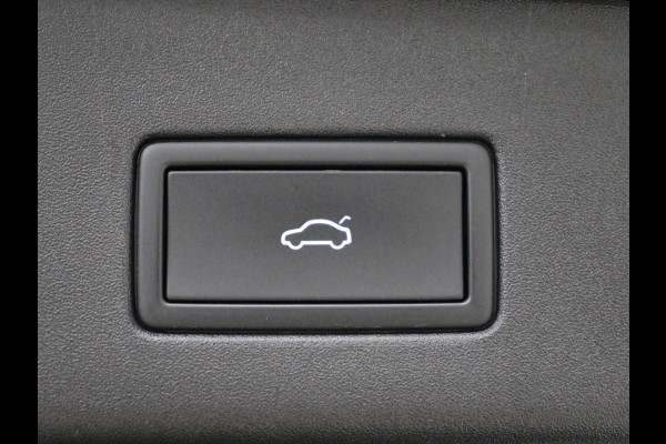 Volkswagen ID.4 First Max 77 kWh | SOH 91,7% | Memory | Panoramadak | Half leder | Head-up | Stoelverwarming | Adaptive cruise | Lane assist | Sfeerverlichting | Carplay | 360 camera | Elektrische achterklep