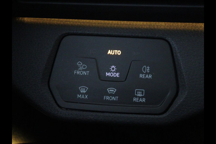 Volkswagen ID.4 First Max 77 kWh | SOH 91,7% | Memory | Panoramadak | Half leder | Head-up | Stoelverwarming | Adaptive cruise | Lane assist | Sfeerverlichting | Carplay | 360 camera | Elektrische achterklep