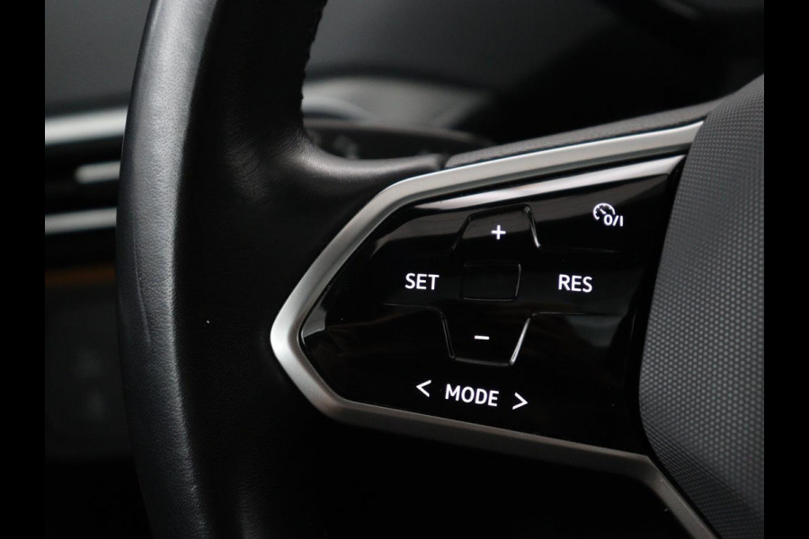 Volkswagen ID.4 First Max 77 kWh | SOH 91,7% | Memory | Panoramadak | Half leder | Head-up | Stoelverwarming | Adaptive cruise | Lane assist | Sfeerverlichting | Carplay | 360 camera | Elektrische achterklep