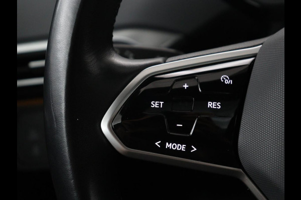 Volkswagen ID.4 First Max 77 kWh | SOH 91,7% | Memory | Panoramadak | Half leder | Head-up | Stoelverwarming | Adaptive cruise | Lane assist | Sfeerverlichting | Carplay | 360 camera | Elektrische achterklep