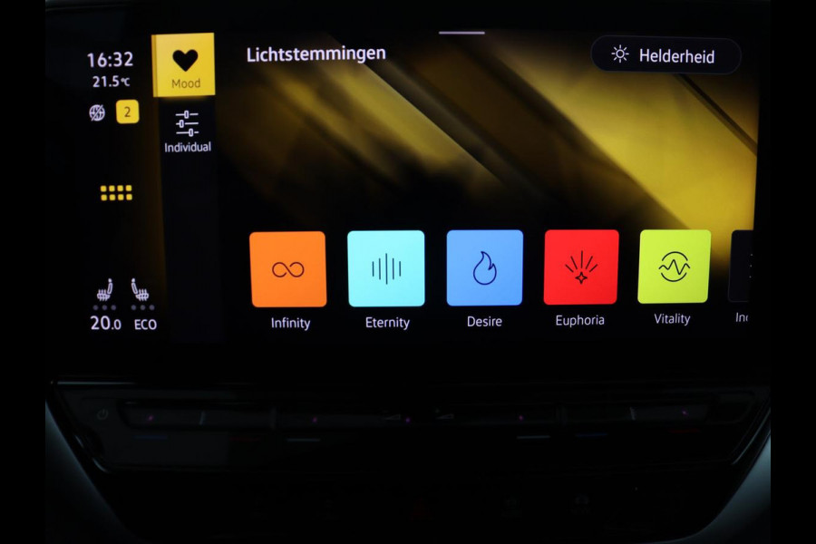 Volkswagen ID.4 First Max 77 kWh | SOH 91,7% | Memory | Panoramadak | Half leder | Head-up | Stoelverwarming | Adaptive cruise | Lane assist | Sfeerverlichting | Carplay | 360 camera | Elektrische achterklep