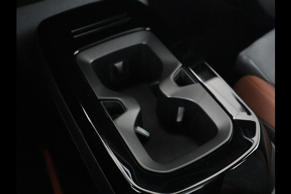 Volkswagen ID.4 First Max 77 kWh | SOH 91,7% | Memory | Panoramadak | Half leder | Head-up | Stoelverwarming | Adaptive cruise | Lane assist | Sfeerverlichting | Carplay | 360 camera | Elektrische achterklep