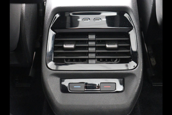 Volkswagen ID.4 First Max 77 kWh | SOH 91,7% | Memory | Panoramadak | Half leder | Head-up | Stoelverwarming | Adaptive cruise | Lane assist | Sfeerverlichting | Carplay | 360 camera | Elektrische achterklep