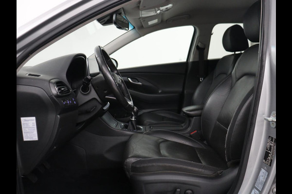 Hyundai i30 Wagon 1.5 T-GDi MHEV Premium | Leder | Stuur/stoel verwarming | Stoel ventilatie | Cruise control | Lane assist | Camera | Park assist | Climate control | Trekhaak