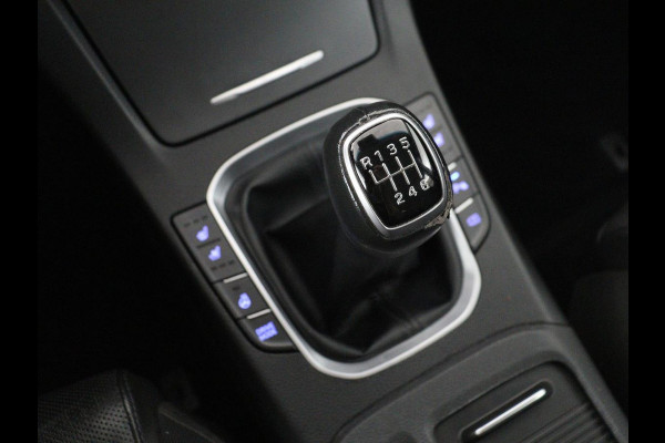 Hyundai i30 Wagon 1.5 T-GDi MHEV Premium | Leder | Stuur/stoel verwarming | Stoel ventilatie | Cruise control | Lane assist | Camera | Park assist | Climate control | Trekhaak