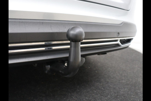 Hyundai i30 Wagon 1.5 T-GDi MHEV Premium | Leder | Stuur/stoel verwarming | Stoel ventilatie | Cruise control | Lane assist | Camera | Park assist | Climate control | Trekhaak