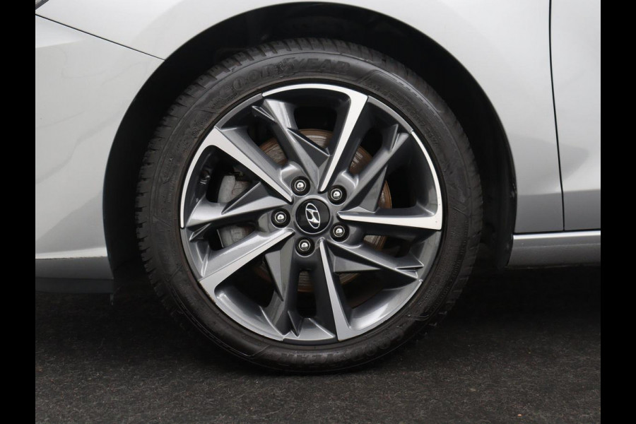 Hyundai i30 Wagon 1.5 T-GDi MHEV Premium | Leder | Stuur/stoel verwarming | Stoel ventilatie | Cruise control | Lane assist | Camera | Park assist | Climate control | Trekhaak