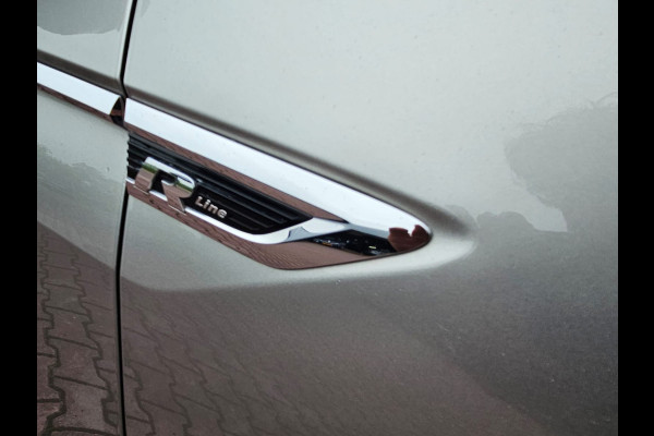 Volkswagen Tiguan 2.0 TSI 4MOTION 220PK R-Line | Pano | HUD | Dynaudio | Leder | Stoelverwarming | 360 camera | Lane/Park/Light Assist |  Vol |