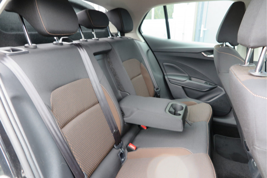 Škoda Fabia 1.0 TSI 81kw 110pk DSG Business Edition Virtual cockpit,DAB+ , PDC, Navi via Carplay , LMV ,Led, Nieuwe APK