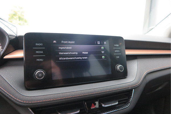 Škoda Fabia 1.0 TSI 81kw 110pk DSG Business Edition Virtual cockpit,DAB+ , PDC, Navi via Carplay , LMV ,Led, Nieuwe APK