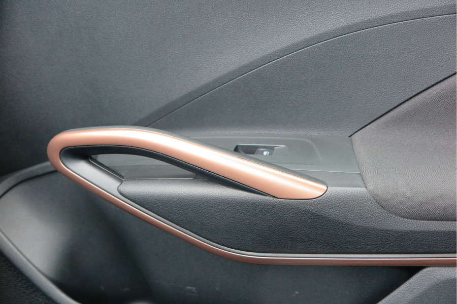 Škoda Fabia 1.0 TSI 81kw 110pk DSG Business Edition Virtual cockpit,DAB+ , PDC, Navi via Carplay , LMV ,Led, Nieuwe APK