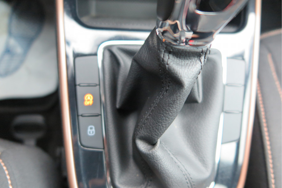 Škoda Fabia 1.0 TSI 81kw 110pk DSG Business Edition Virtual cockpit,DAB+ , PDC, Navi via Carplay , LMV ,Led, Nieuwe APK