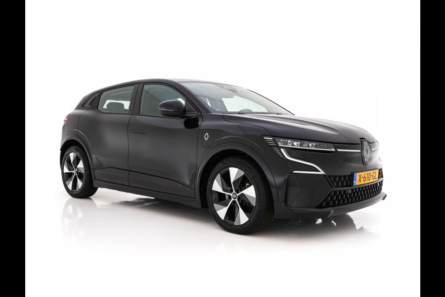 Renault Mégane E-Tech EV40 Boost Charge Equilibre [3-Fase-11kW] (INCL.BTW) Aut. *DIGI-COCKPIT | FULL-LED | COMFORT-SEATS | NAVI-FULLMAP | CAMERA | SHIFT-PADDLES | ECC | PDC | CRUISE | 18''ALU*