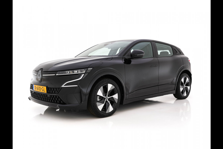 Renault Mégane E-Tech EV40 Boost Charge Equilibre [3-Fase-11kW] (INCL.BTW) Aut. *DIGI-COCKPIT | FULL-LED | COMFORT-SEATS | NAVI-FULLMAP | CAMERA | SHIFT-PADDLES | ECC | PDC | CRUISE | 18''ALU*