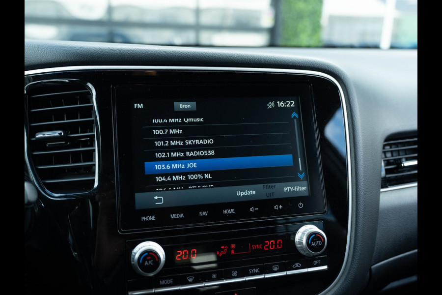 Mitsubishi Outlander 2.4 PHEV Intense | SOH 86% | Carplay | Trekhaak |