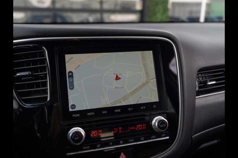 Mitsubishi Outlander 2.4 PHEV Intense | SOH 86% | Carplay | Trekhaak |