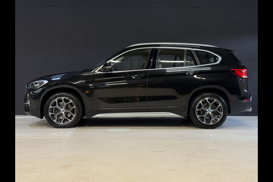 BMW X1 sDrive20i Business Edition Plus | Head UP | Trekhaak | Leder | Stoelverwarming