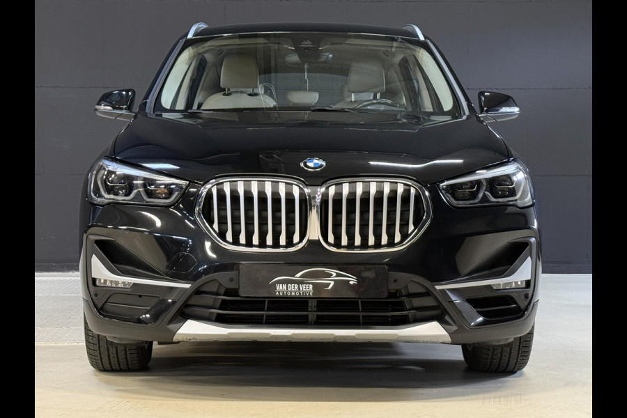 BMW X1 sDrive20i Business Edition Plus | Head UP | Trekhaak | Leder | Stoelverwarming