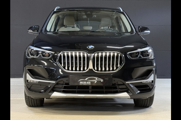 BMW X1 sDrive20i Business Edition Plus | Head UP | Trekhaak | Leder | Stoelverwarming