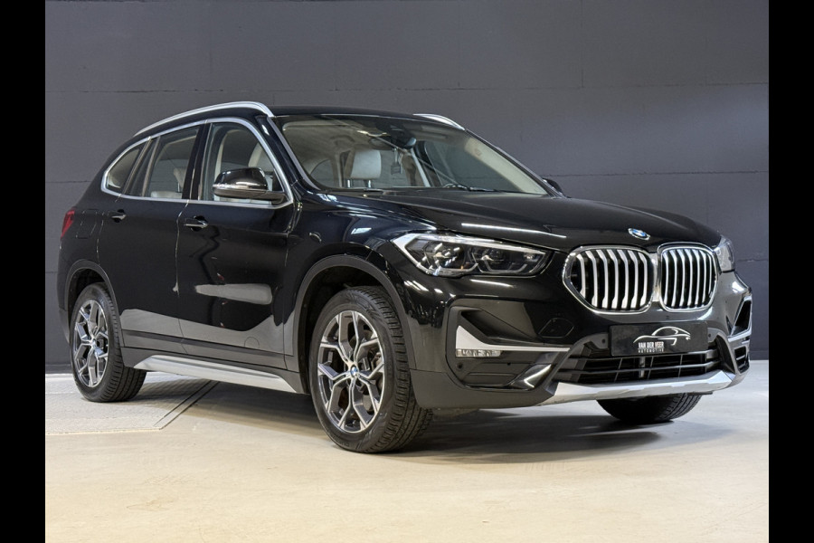 BMW X1 sDrive20i Business Edition Plus | Head UP | Trekhaak | Leder | Stoelverwarming