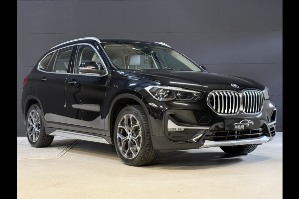 BMW X1 sDrive20i Business Edition Plus | Head UP | Trekhaak | Leder | Stoelverwarming