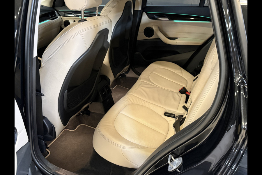 BMW X1 sDrive20i Business Edition Plus | Head UP | Trekhaak | Leder | Stoelverwarming